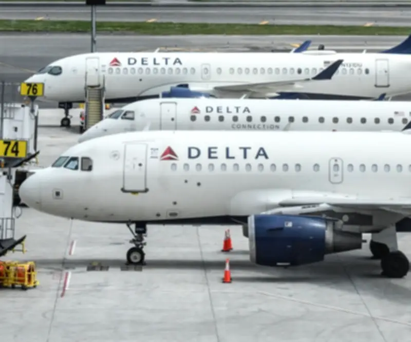 Delta elige a Amazon sobre SpaceX para Wi-Fi satelital en 500 aviones desde 2028