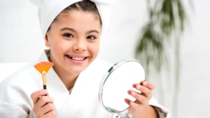 Dermatólogos alertan sobre riesgos del skincare viral en niñas y preadolescentes