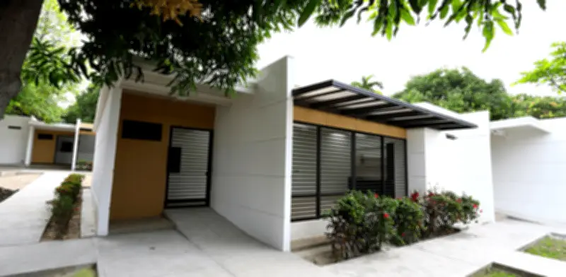 Desbordamiento de quebrada en Melgar afecta operaciones del Centro de Vacaciones Cafam