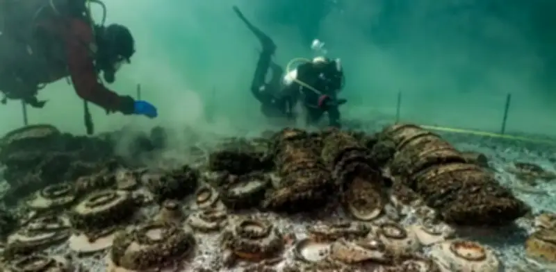 Descubren cargamento romano intacto de aceite de oliva en barco hundido en Suiza