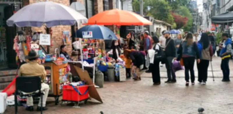 Desempleo en Colombia baja a 9,2% pero informalidad persiste por encima del 50%