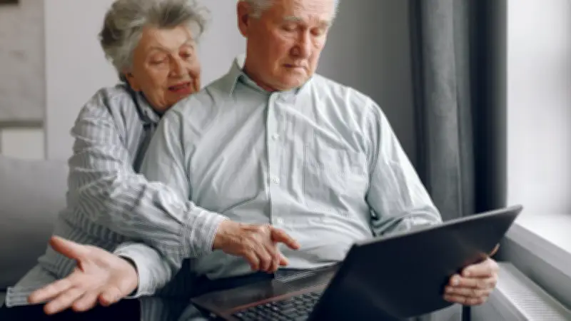 DIAN fiscalizará a pensionados en 2026: clave actualizar RUT con código 0020