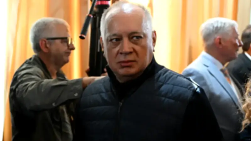 Diosdado Cabello visto en camioneta de lujo contradice discurso de austeridad chavista