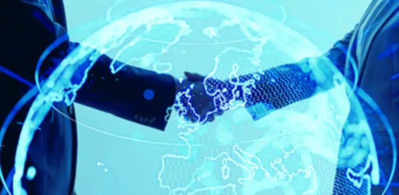 Diplomacia global en crisis: expertos analizan el impacto de influencers, IA y liderazgos transaccionales