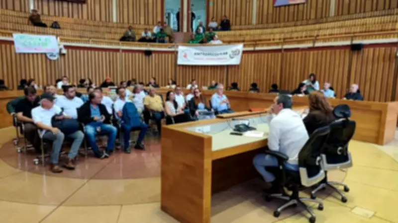 Diputados de Antioquia se enfrentan por privatización de la FLA y cambios en junta directiva