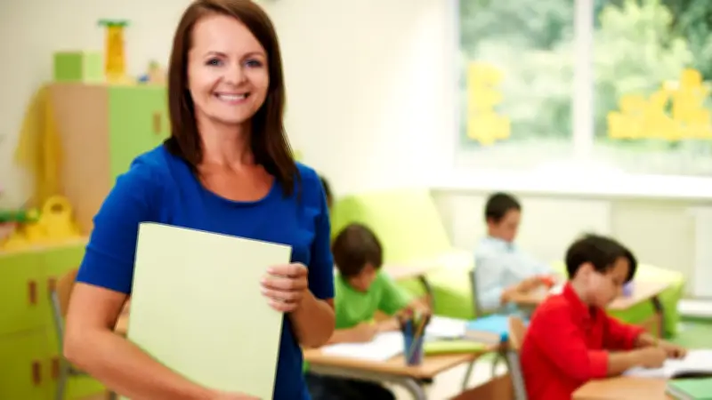 Docentes colombianos pueden trabajar en escuelas de EE.UU. con visa y beneficios