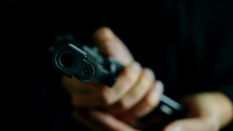 Dos muertos y cuatro capturados en enfrentamiento entre bandas en Medellín