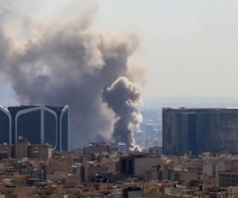 EAU y Qatar presionan a aliados para que ayuden a Trump a hallar salida con Irán