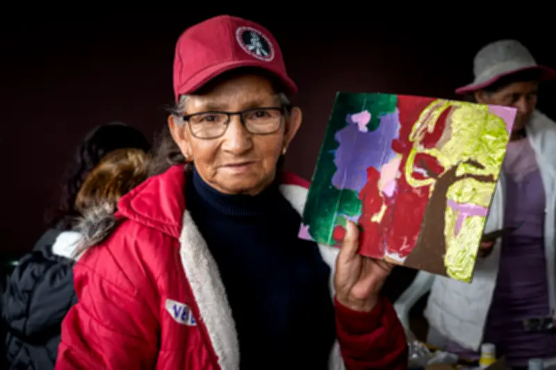 Editorial Echemos Carreta: recicladoras de Bogotá narran sus historias en libros cartoneros