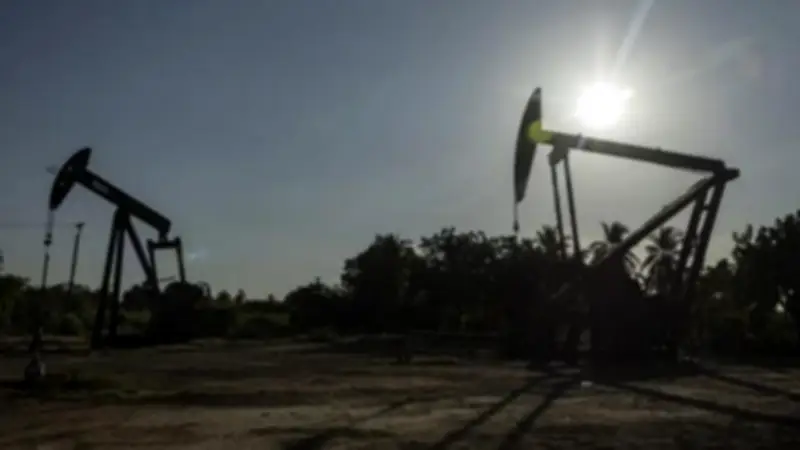 EE.UU. autoriza a sus empresas explotar y comercializar petróleo venezolano