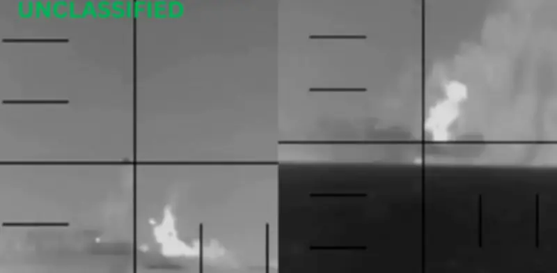 EE.UU. revela imágenes del buque iraní hundido en el Índico con al menos 87 muertos