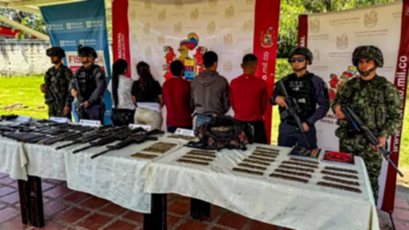 Ejército captura a 14 disidentes de las Farc en Antioquia y rescata a dos menores