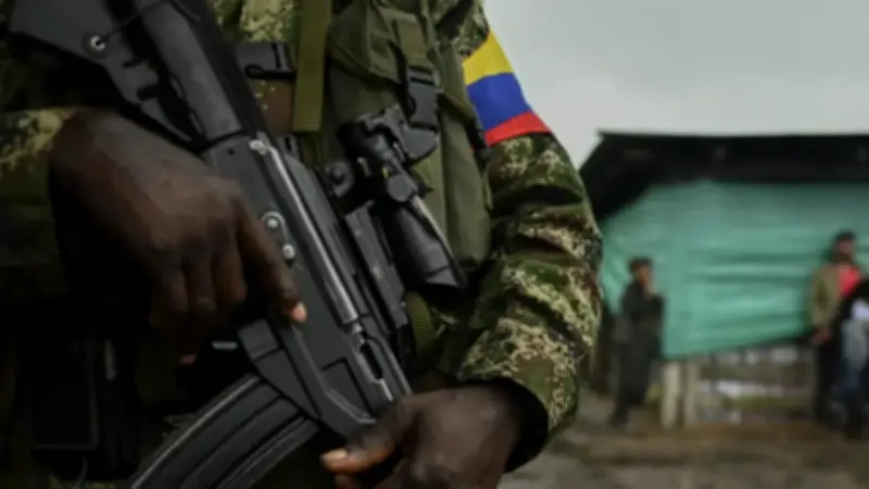 Ejército colombiano bombardea campamento del cabecilla del frente 28 de las disidencias
