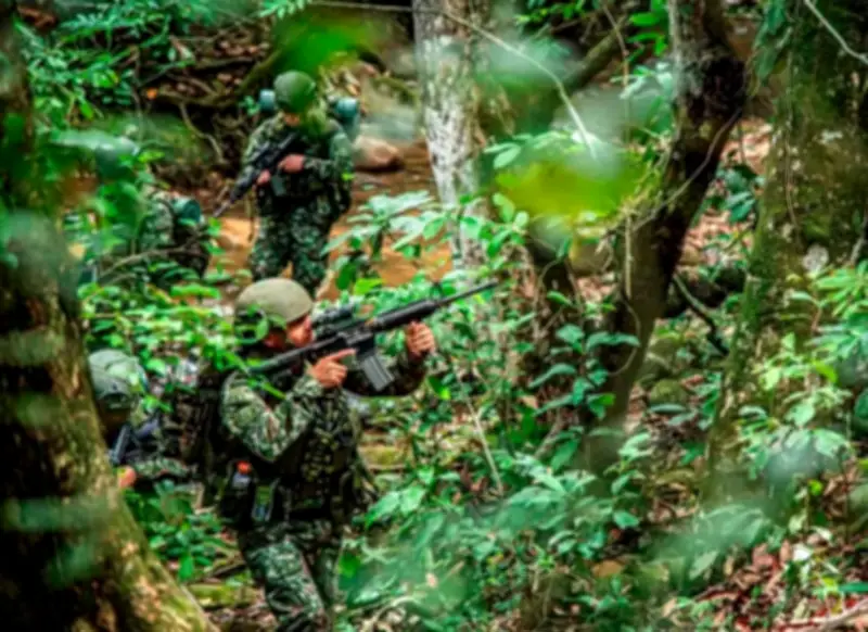 Ejército rescata a seis hermanos que huían del reclutamiento de disidencias en selva del Caquetá