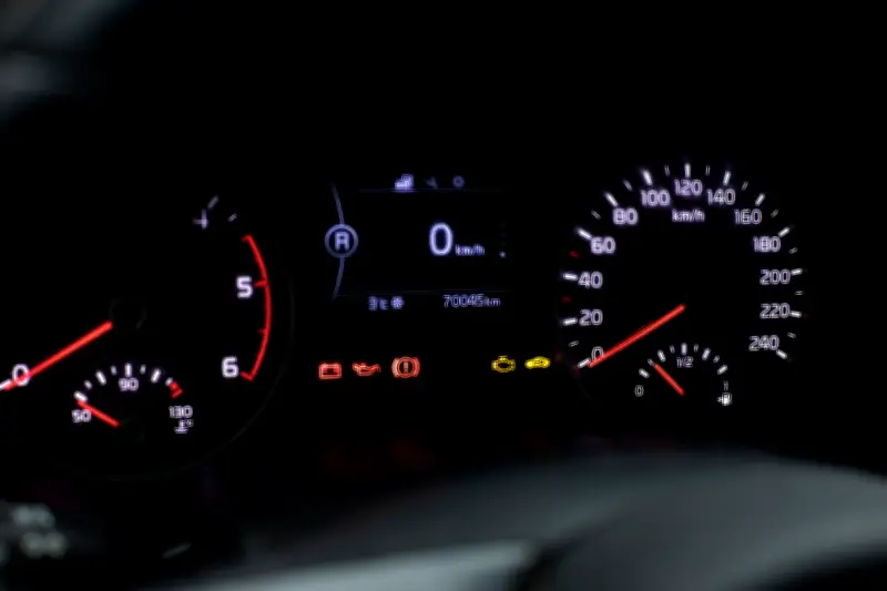 El color del testigo en el tablero: clave para identificar la urgencia de fallas en el vehículo