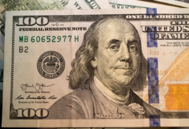 El dólar inicia marzo con caída significativa frente al peso colombiano