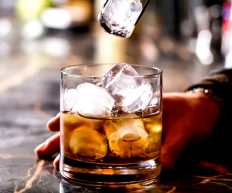 El mercado de whisky premium en Colombia crece impulsado por consumidores más sofisticados