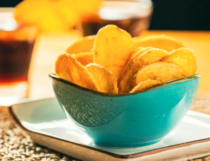 El secreto del limón: Receta de papas crocantes en air fryer con historia colombiana