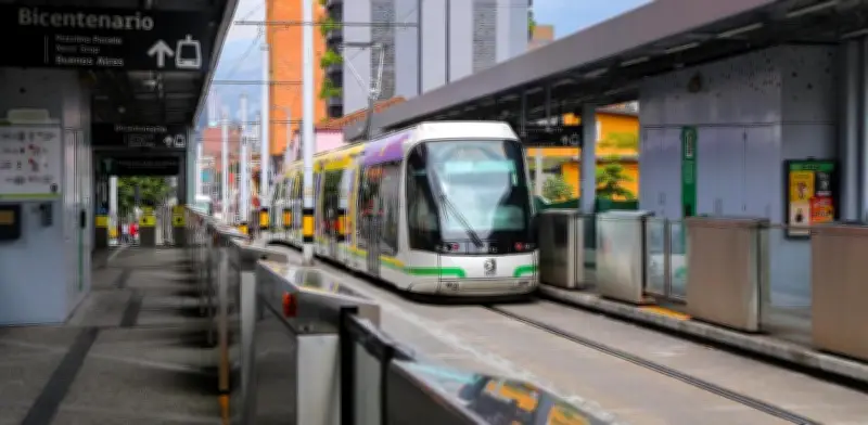 El tranvía de Medellín cumple una década movilizando 146 millones de personas