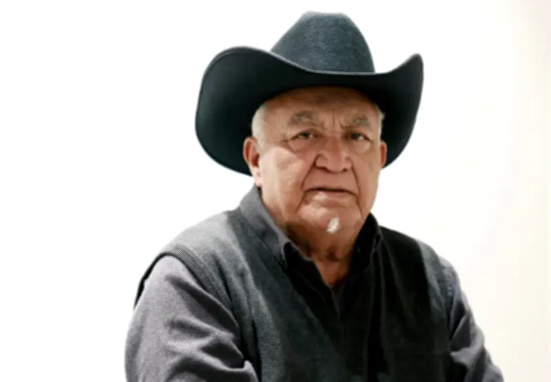 Eliades Ochoa: del campo cubano al mundo con su guitarra y sombrero