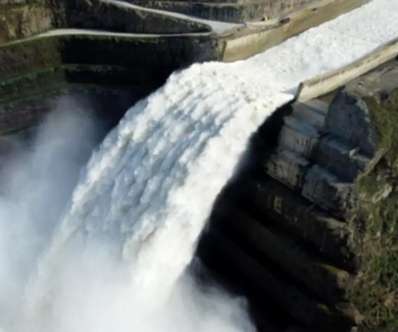 Embalse Ituango supera el 100% de capacidad tras 26 días de vertimientos