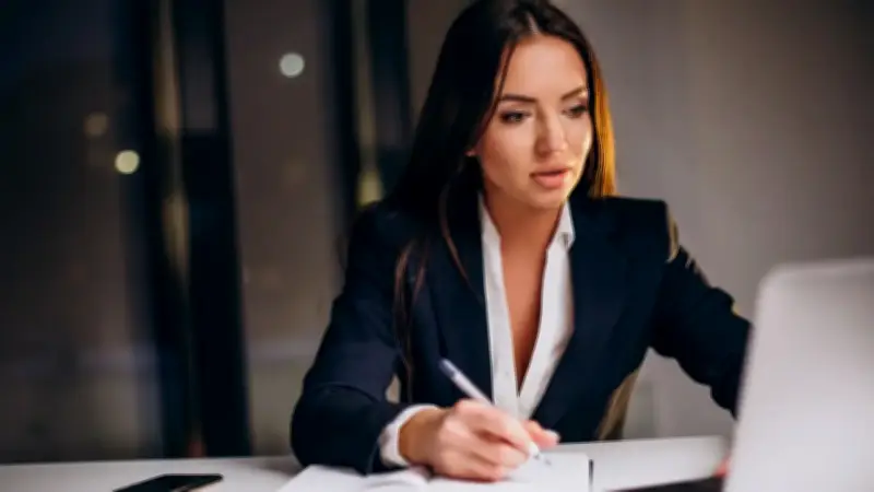 Empresa colombiana demuestra que el liderazgo femenino es más rentable en el sector legal