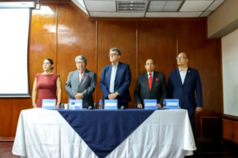 Empresario Adolfo Botero recibe Orden de los Comuneros en la Universidad de Santander