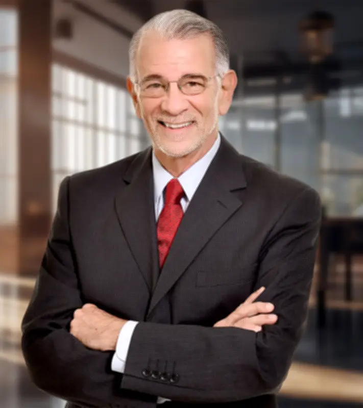 Empresas familiares y revoluciones: el paralelo del declive generacional según Shlomo Ben Ami