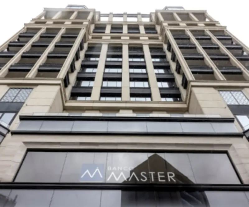 Escándalo Banco Master: Congelan activos del magnate Nelson Tanure en Brasil