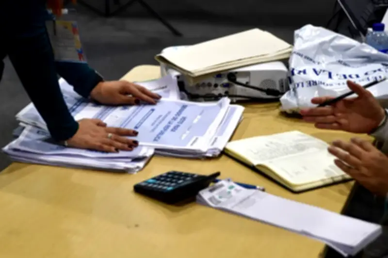 Escrutinio electoral continúa: partidos revisan votos hasta el 19 de julio