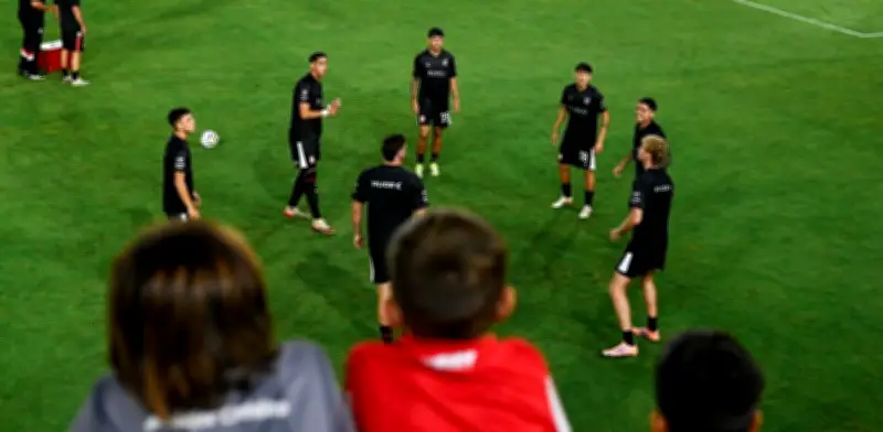 Escuela de Estudiantes de La Plata, cuna de Verón y Russo, llega a Bogotá con campamento