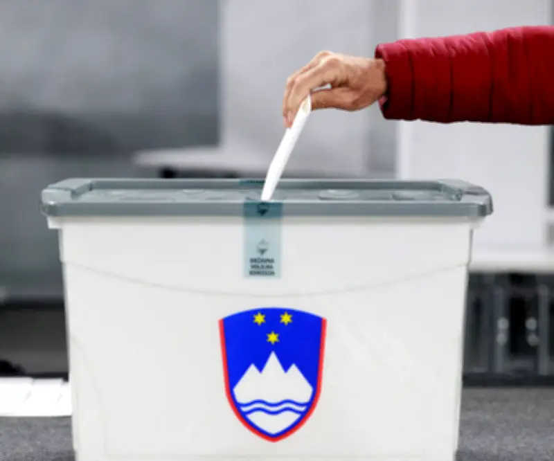 Eslovenia sin resultado electoral definitivo: Golob lidera ajustadamente sobre Jansa