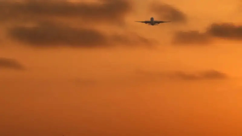 España cierra su espacio aéreo a aviones de EE.UU. que participan en la guerra de Irán