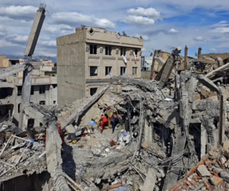 Estados Unidos e Israel bombardean instalaciones nucleares iraníes mientras Teherán ataca el Golfo