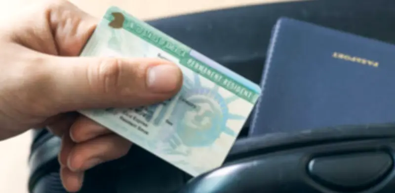 Estados Unidos endurece restricciones para residentes permanentes en programas de financiamiento federal