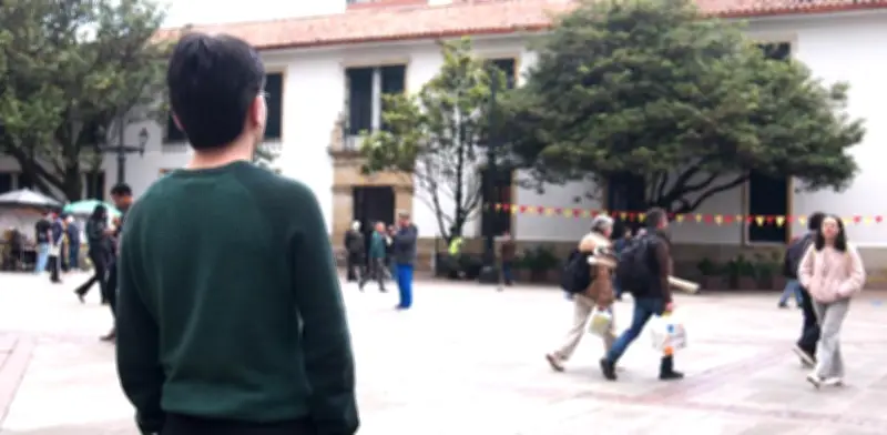 Estudiante logra neutralidad religiosa en juzgados tras fallo histórico de la Corte Constitucional