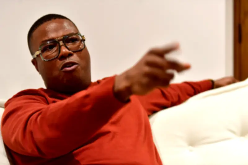 Exembajador en Ghana enfrenta juicio por violencia intrafamiliar y sexual