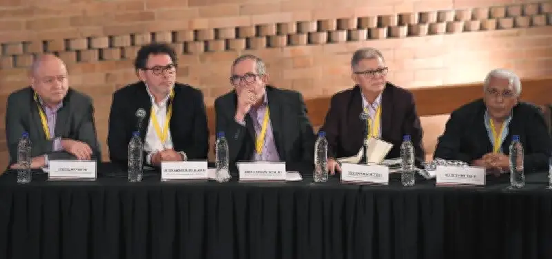 Exjefes de las Farc reconocen y piden perdón por reclutamiento forzado de más de 18.000 menores