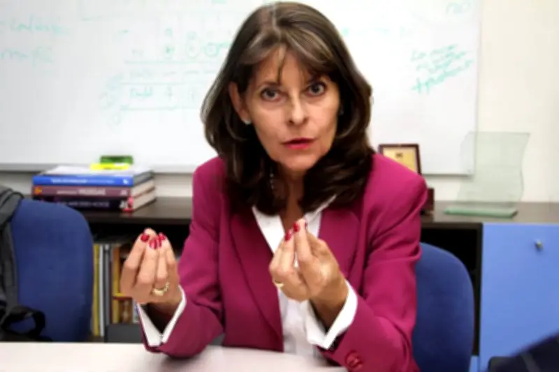 Exministros de Defensa respaldan a Paloma Valencia por deterioro de seguridad nacional