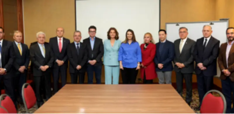 Exministros de Defensa y generales retirados respaldan a Paloma Valencia por crisis de seguridad