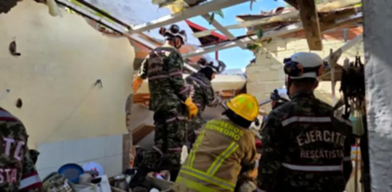 Explosión por fuga de gas en Rionegro: Ejército rescata con vida a mujer atrapada en escombros