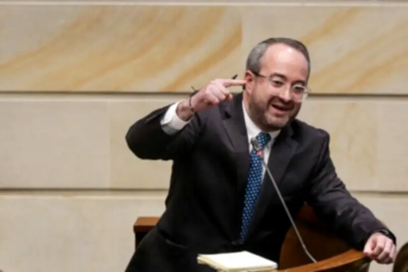 Exsenador Ciro Ramírez condenado a 23 años por corrupción en contratos del DPS