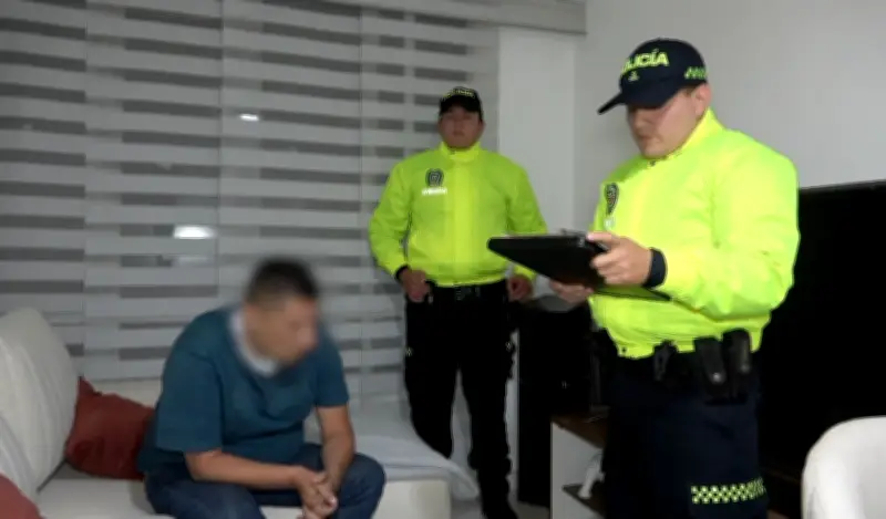 Falso taxista de Bogotá robó $500 millones con cambiazo de tarjetas y datáfonos