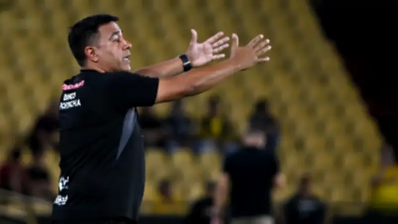 Farias cuestiona expulsión arbitral en Copa Libertadores: 'Que mire el VAR'