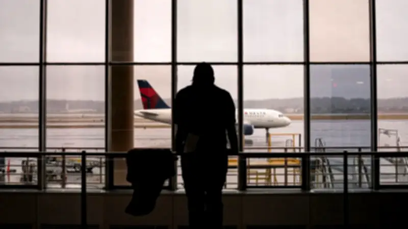 FBI investiga amenaza de seguridad que obligó a evacuar aeropuerto de Kansas City en EE.UU.