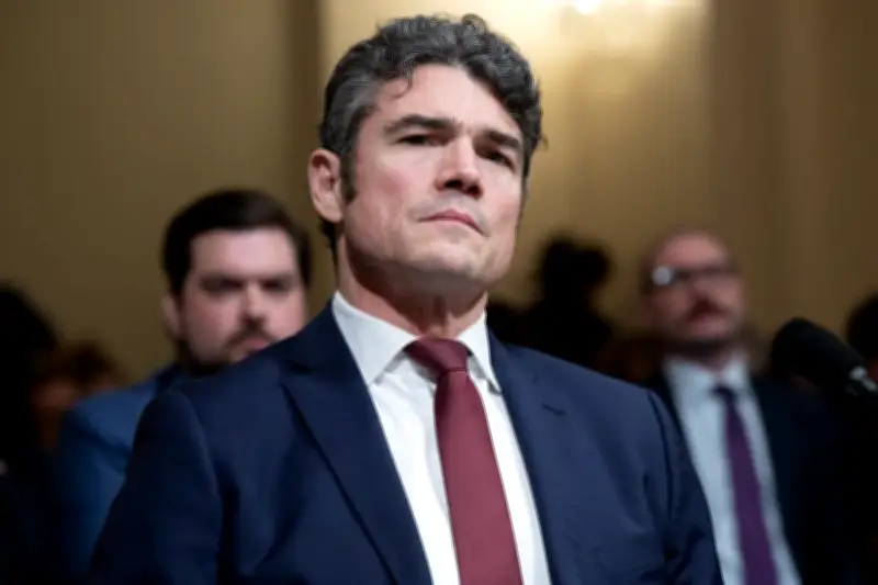 FBI investigaba a exjefe antiterrorista de EE.UU. por filtración antes de su renuncia por guerra con Irán