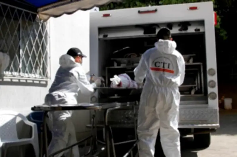 Feminicidio en Bucaramanga: Mujer de 50 años asesinada a balazos cerca de cancha deportiva