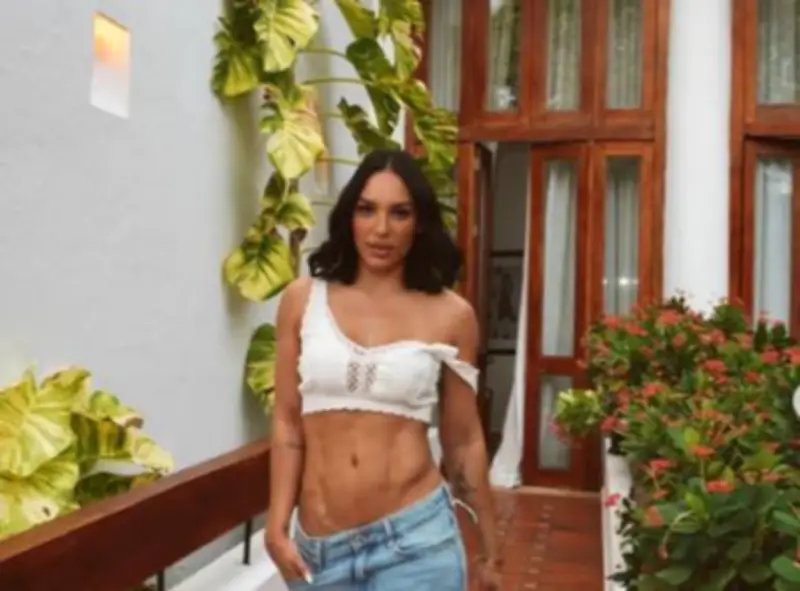 Fiesta de 15 años de hija de Andrea Valdiri desata rumores de embarazo en redes sociales