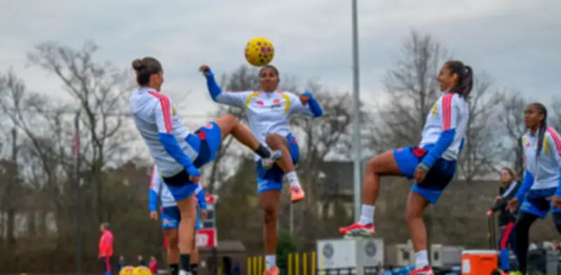 FIFA impone cuota de género obligatoria para cuerpos técnicos en torneos femeninos de fútbol