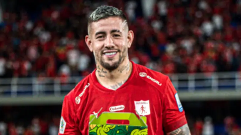 FIFA mantiene sanción de un año a Rodrigo Holgado por fraude en elegibilidad para Malasia